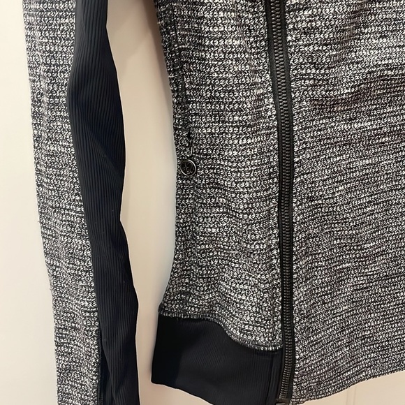 Lululemon Bhakti Yoga Assymetric Double Zip Black Heathered Jacket—EUC- Size 4 - Picture 2 of 11